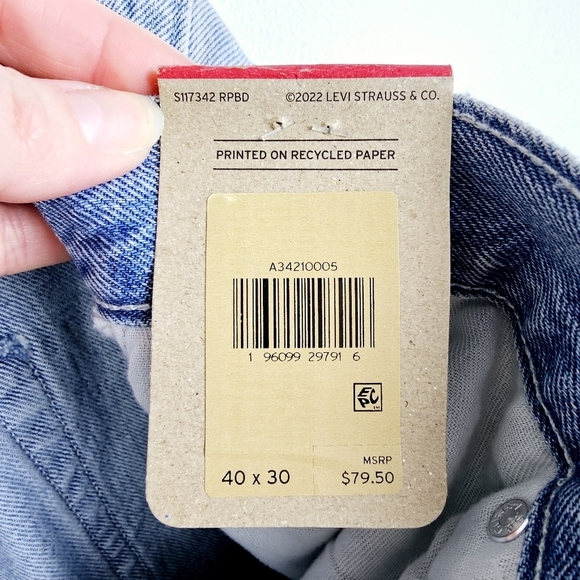 Levi's SilverTab Loose Lightwash Jeans NWT 40x30 - Picture 7 of 16